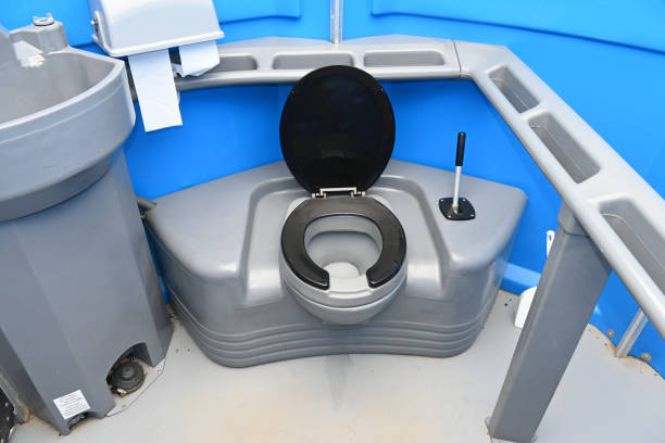 Best Porta potty rental near me  in Topeka, KS