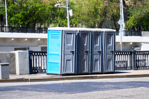 Best Porta potty delivery and setup  in Topeka, KS