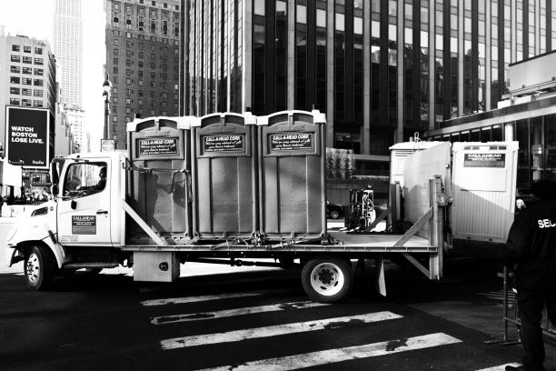 Best Porta potty rental near me  in Topeka, KS